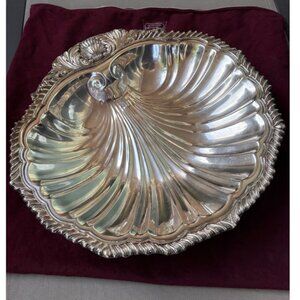 Very Large Mid 20th Century Fine Silver Plated Footed Clam Shell Bowl by Amston